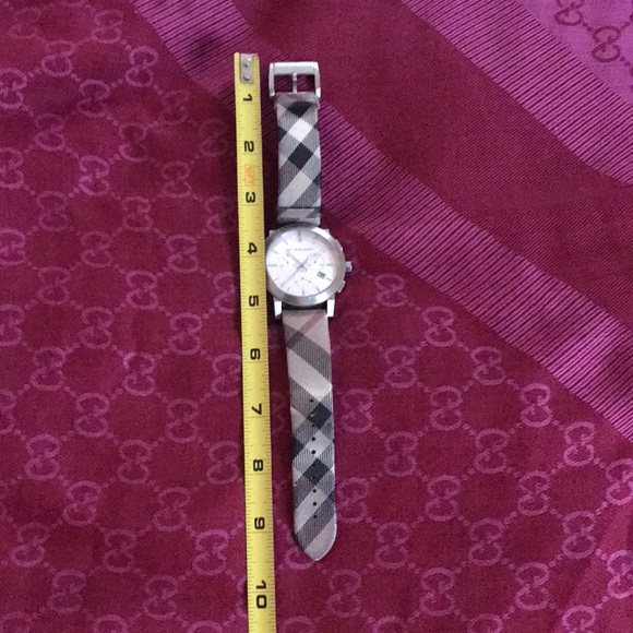 Women’s Authentic Burberry Watch. - Picture 7 of 7